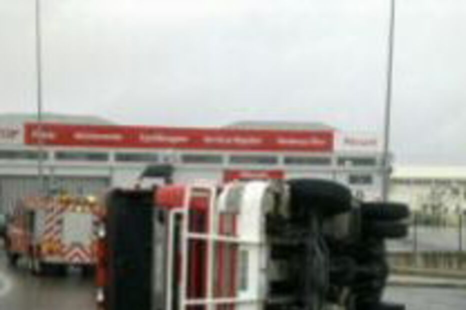 Bombeiro ferido vai ser operado à coluna 