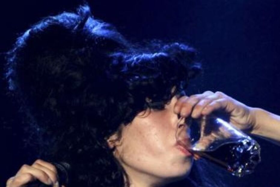 amy winehouse, morte, conclusão, inquérito, álcool, música