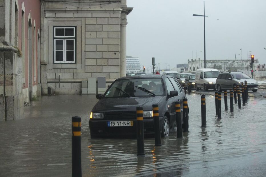 Outono chega a Portugal com mau tempo