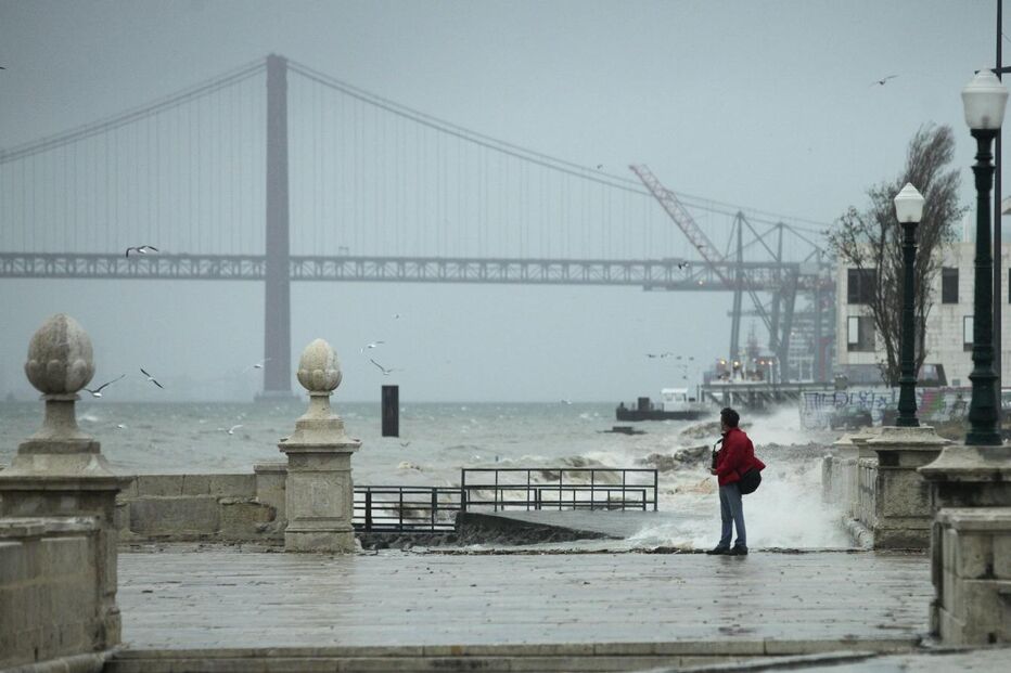 Outono chega a Portugal com mau tempo