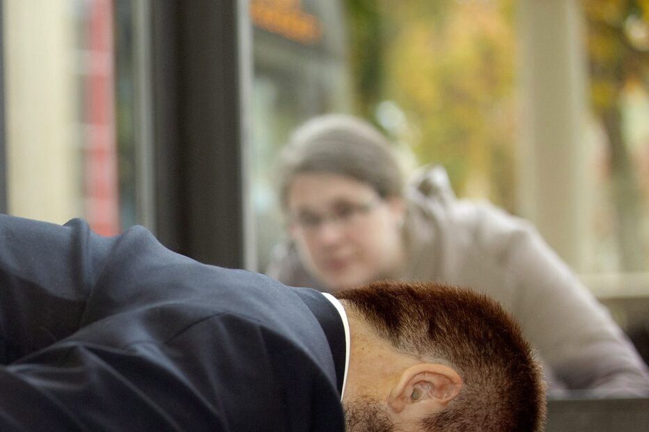 a morte de marat, peter steger, palácio balmoral, obra de arte, cadáver, morte, alemanha, china, ai weiwei