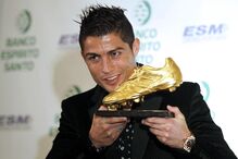 Ronaldo dedica Bota de Ouro a 
