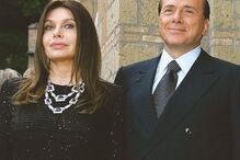 Escândalos e processos judiciais tramam Berlusconi 