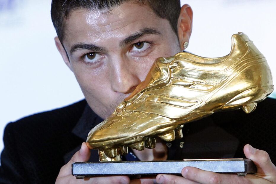 Ronaldo dedica Bota de Ouro a 