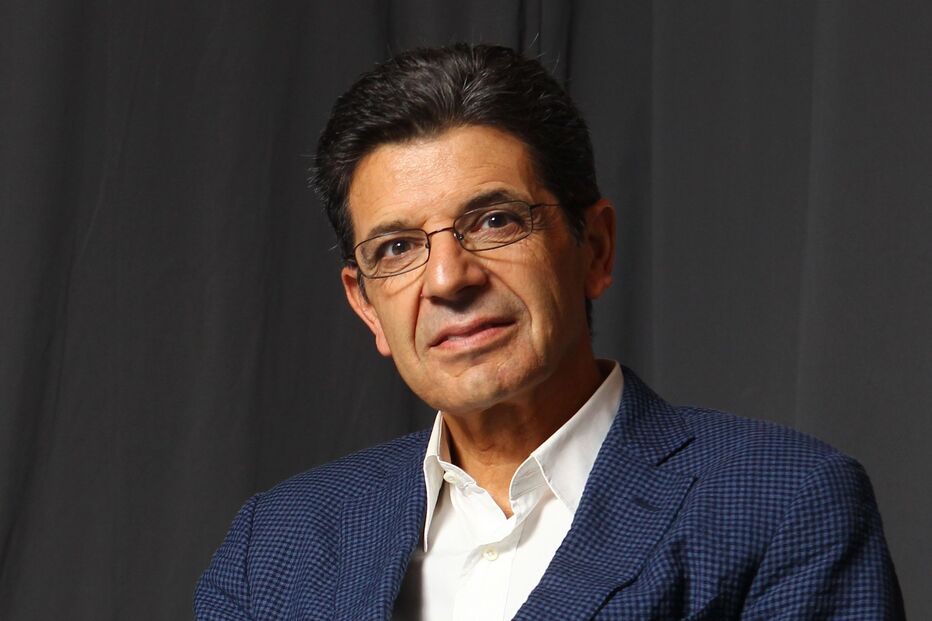 manuel maria carrilho, de olhos bem abertos, livro, governo, sócrates, crise