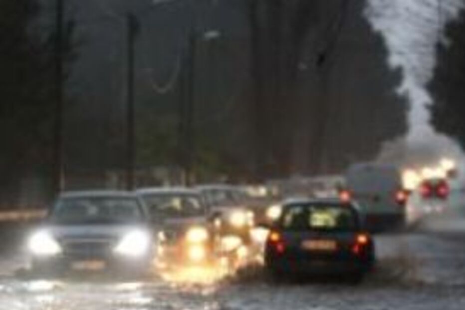 mau tempo, chuva, parede, cascais, inundações