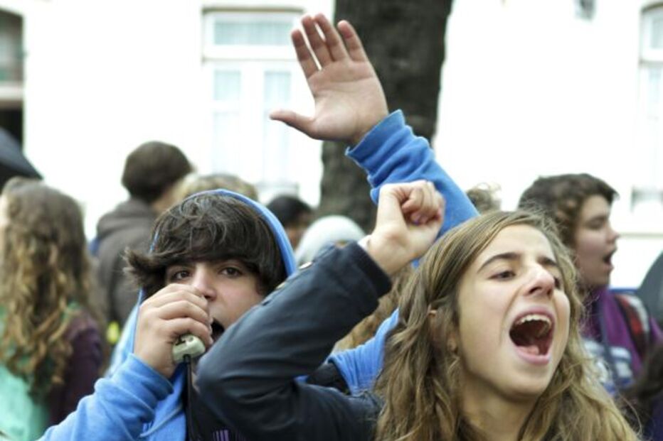Manifestação, Ensino Secundário, Ministério da Educação e Ciência, Avenida 5 de Outubro, Lisboa, PSP, Constituição