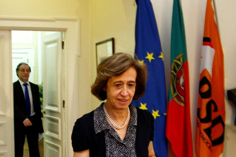 FERREIRA LEITE, GOVERNO, PSD, ECONOMIA