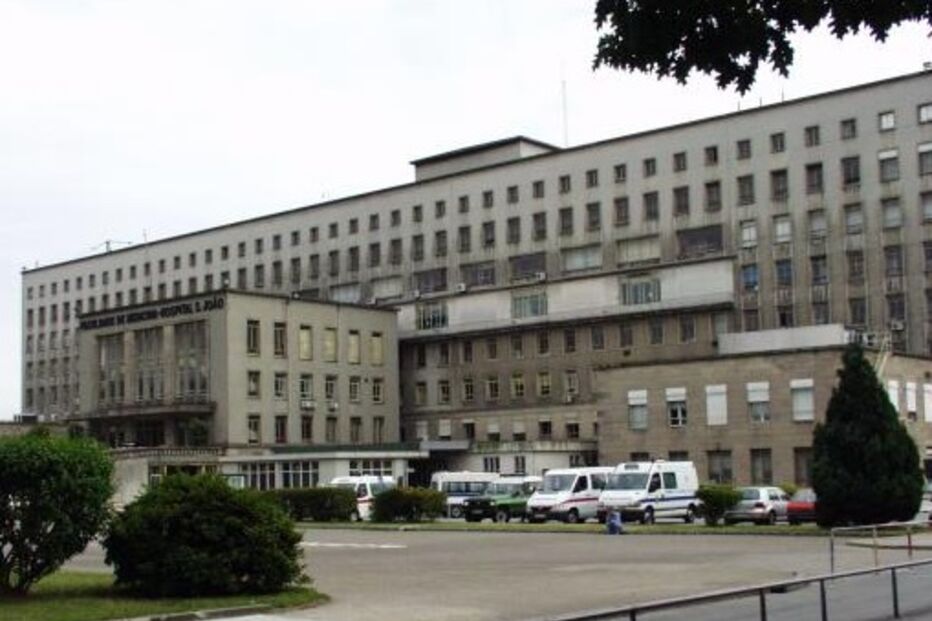 assistência pediátrica, Centro Hospitalar de São João, Porto, unidade móvel de apoio domiciliário, UMAD, Fundação Gil