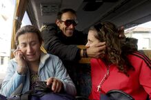 Emoção em resgate 'milagroso' de pescadores de Caxinas