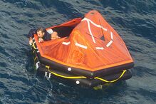 Emoção em resgate 'milagroso' de pescadores de Caxinas