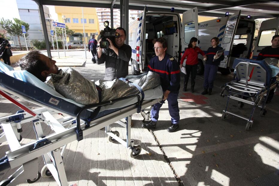 Emoção em resgate 'milagroso' de pescadores de Caxinas