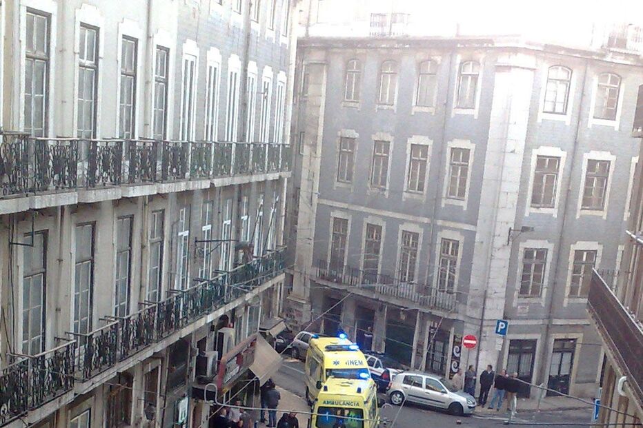 VINGANÇA, TIROS, CAIS DO SODRÉ, LISBOA, FERIDOS
