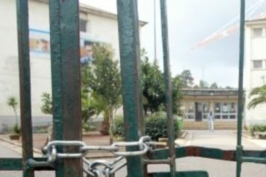 pais fecham escola a cadeado, escola de primeiro ciclo dos Combatentes, Santarém