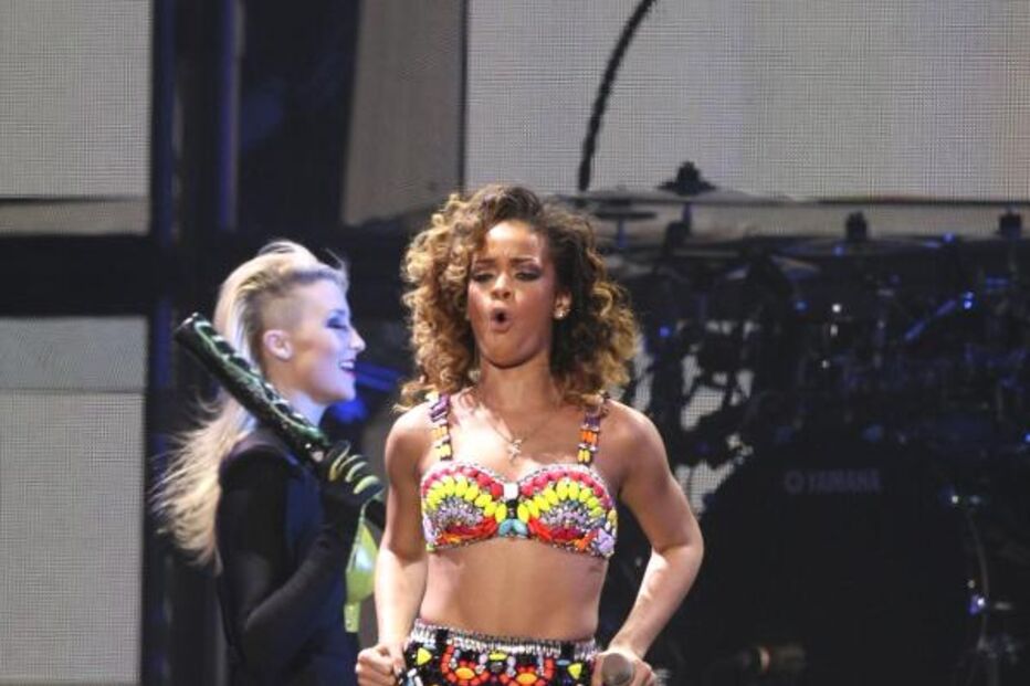 Rihanna transbordou de sensualidade no Atlântico