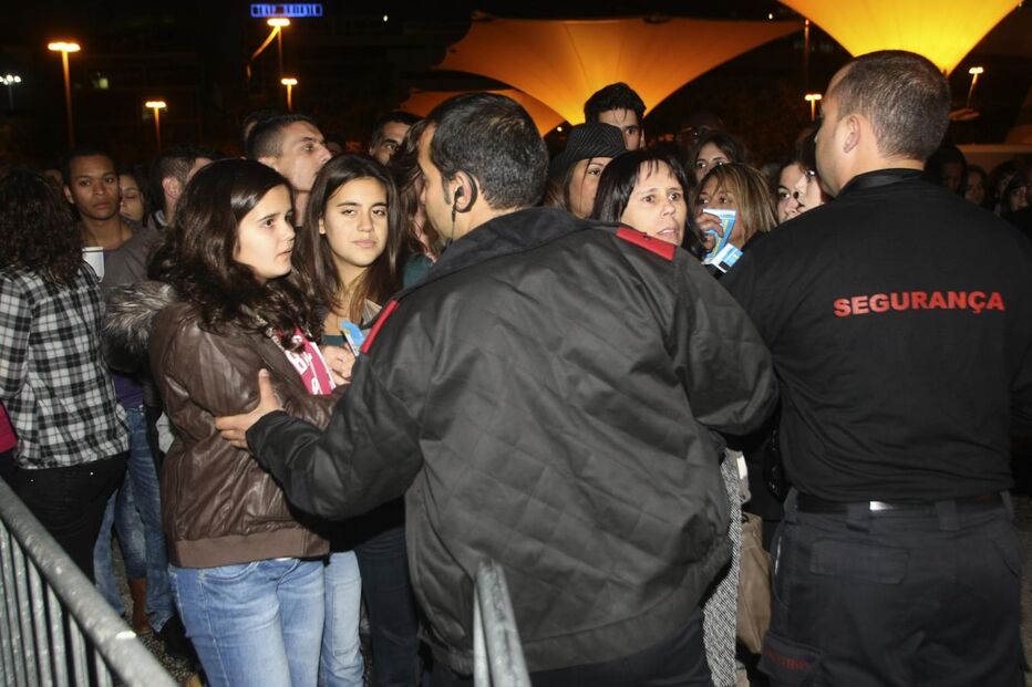 Rihanna transbordou de sensualidade no Atlântico