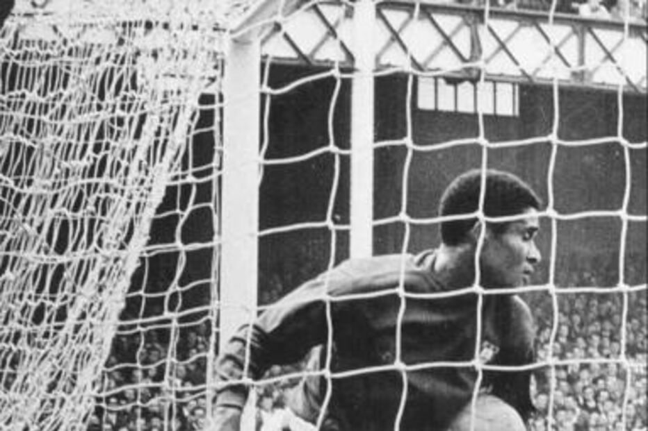Morreu o primeiro galáctico do futebol português