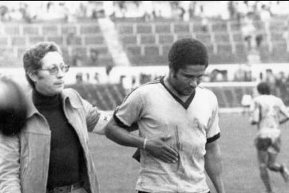 Morreu o primeiro galáctico do futebol português