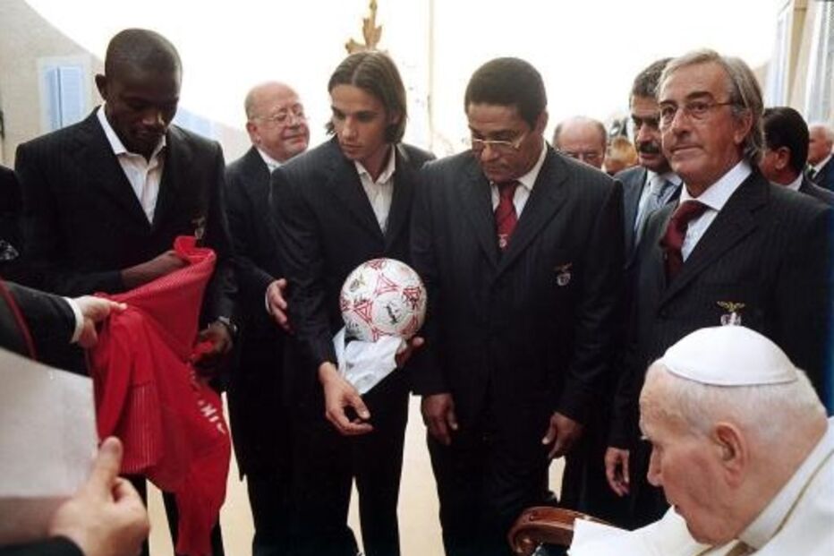 Morreu o primeiro galáctico do futebol português