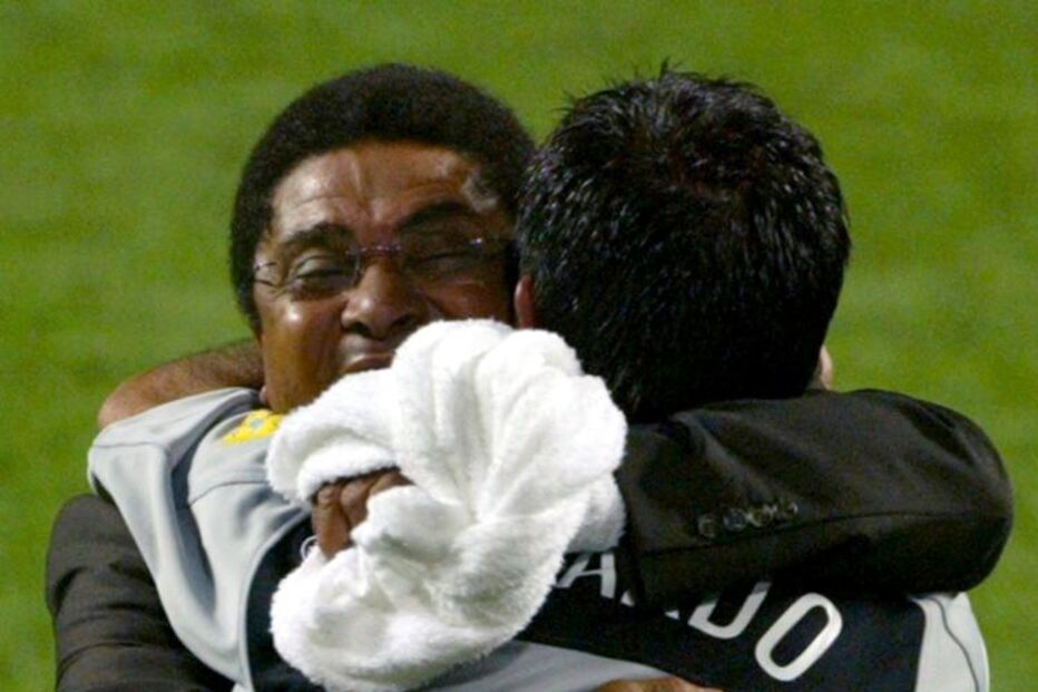 Morreu o primeiro galáctico do futebol português