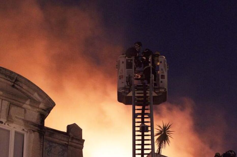 incêndio, fogo, rua braamcamp, castilho, edifício