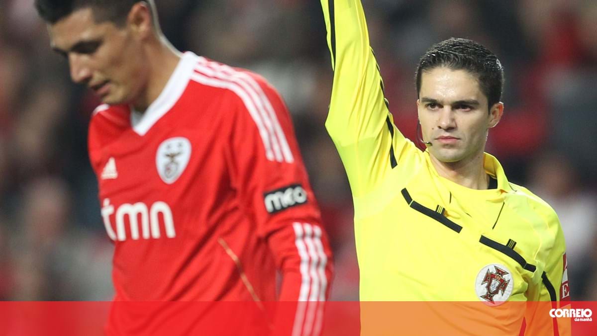 João Pinheiro arbitra jogo entre Manchester City e Estrela Vermelha - Liga  dos Campeões - Jornal Record