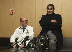 Uma pneumonia bilateral levou Eusébio a ser internado no Hospital da Luz no final de 2011. Teve alta, mas voltou à unidade de saúde devido a uma cervicalgia aguda, voltando para casa a tempo da passagem de ano para 2012