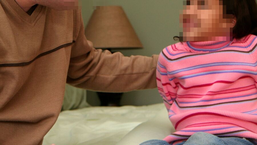 Vídeo De Sexo Mulher Transando Com Homem Padrasto bêbedo abusa de menina - Portugal - Correio da Manhã