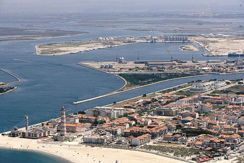 Portos perdem 1 milhão/dia  