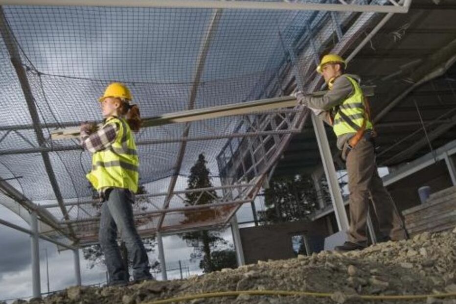 construção, Associação das Indústrias da Construção Civil e Obras Públicas, AICCOPN, Reis Campos, A Construção em Portugal e no Mundo, dívidas, Estado, Banca