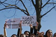 Cavaco cancela visita após protestos de estudantes