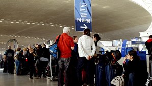 Greve de controladores em França pode causar atrasos em voos de algumas companhias