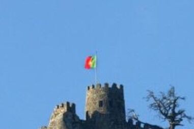 Sporting, Legia Varsóvia, Castelo dos Mouros, Sintra, GNR, CP de Sintra, Adeptos polacos, Bandeira portuguesa, Bandeira de Portugal