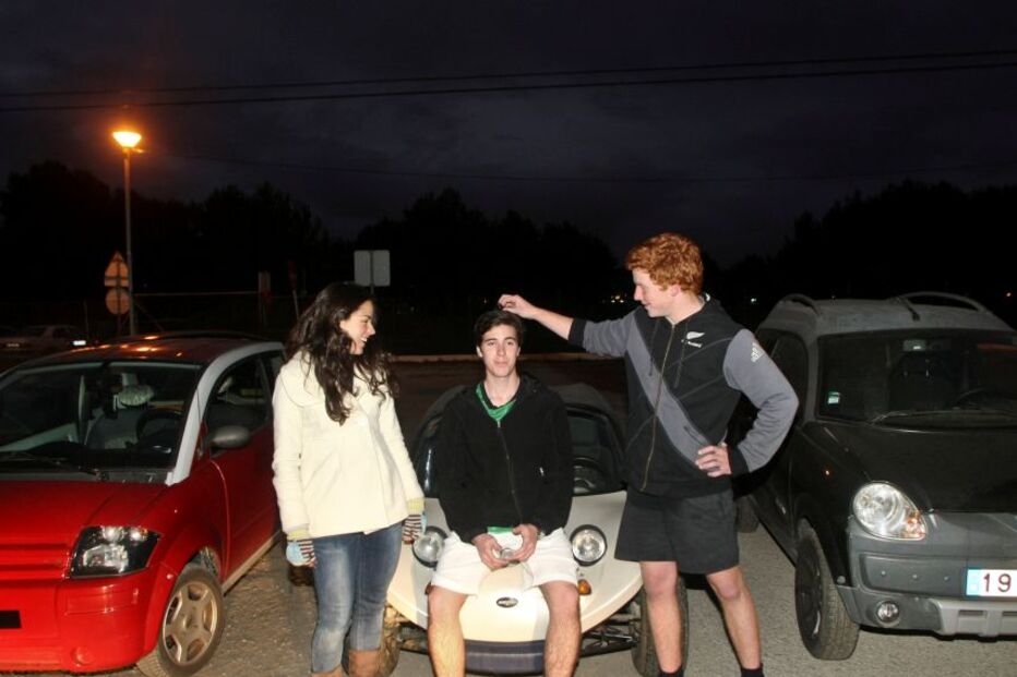 Aqui vou eu para a escola   