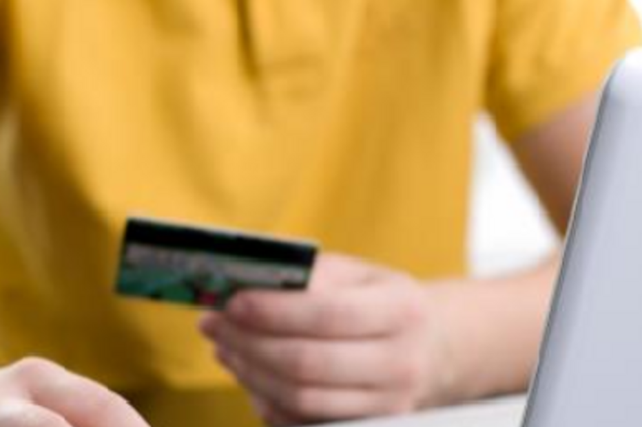 Lusa, Portugês, BrandsBreeze, Centro Comercial Online, Miguel Almeida Diniz