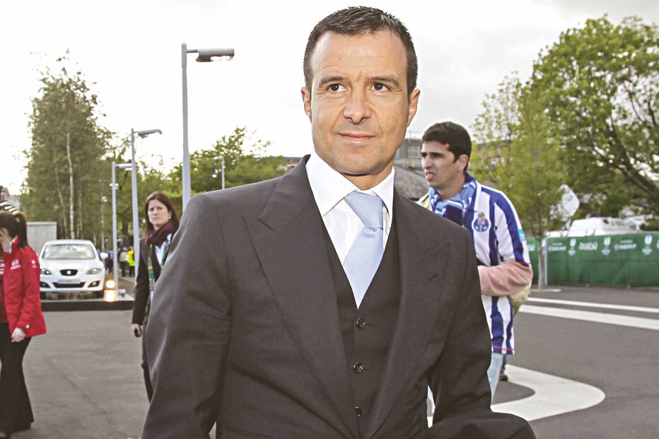 O milionário que só joga de cabeça