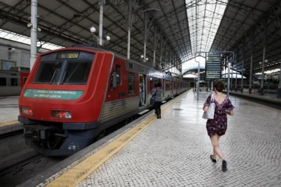 CP, agressão, ameaça, PSP, jovem, suspeito, vigilante, revisor, estação, Rossio