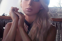 Copy (2012-04-24 17:28:14) Russa torna-se famosa por ser a Barbie de carne e osso