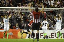 Llorente acaba com sonho do Sporting na Europa