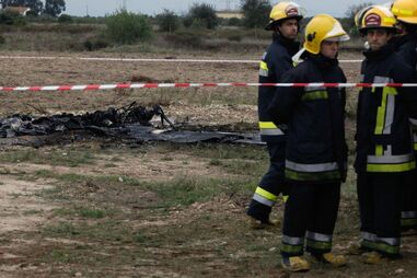 Morrem carbonizados após queda de ultraleve