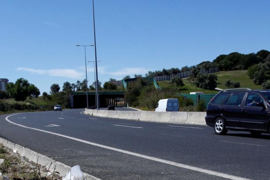 LISBOA, ACIDENTE, MORTES, AMIGOS, SMART, CHELAS