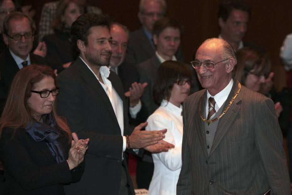 Alexandre Linhares Furtado, médico, transplante renal, prémio nacional de saúde,poder político, acção médica