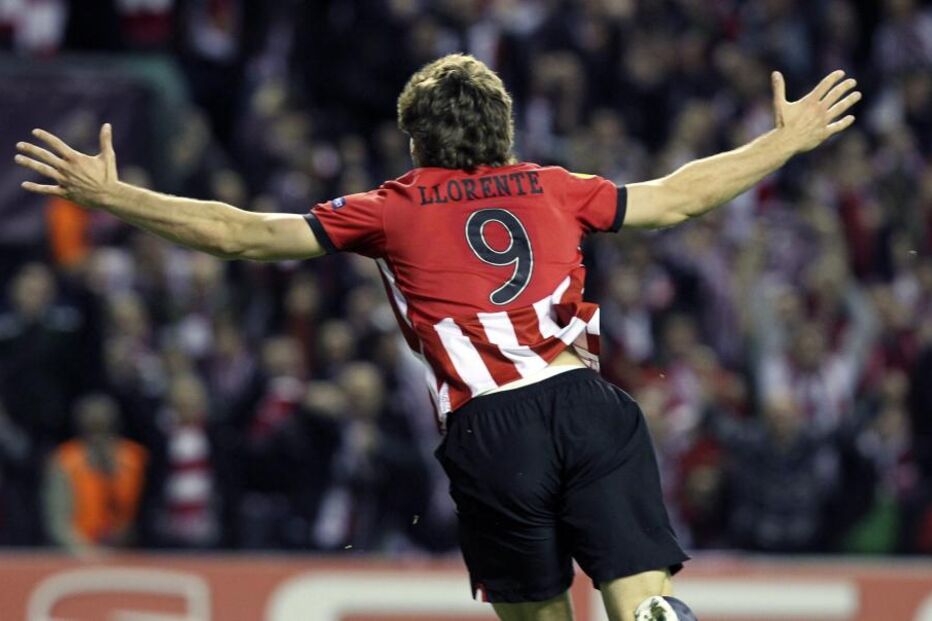 Llorente acaba com sonho do Sporting na Europa