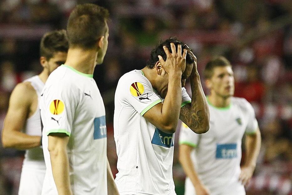 Llorente acaba com sonho do Sporting na Europa
