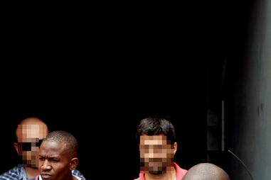 Gang lança terror em assalto a banco