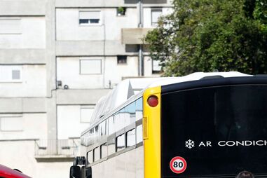 ACIDENTE, AUTOCARRO, OLIVAIS, CARRIS, FERIDOS, CRIANÇAS, HOSPITAL