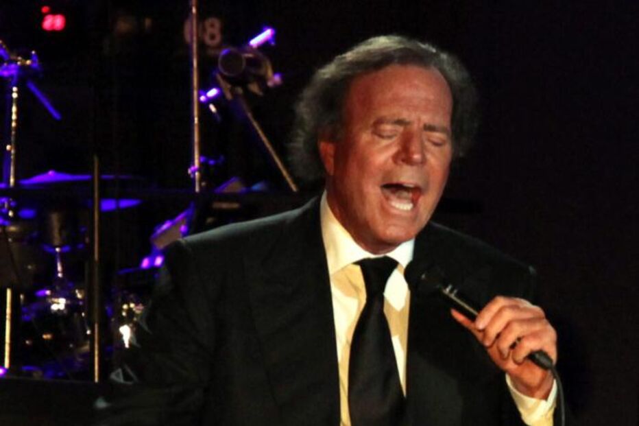 Cultura, Música, Julio Iglesias, polémica