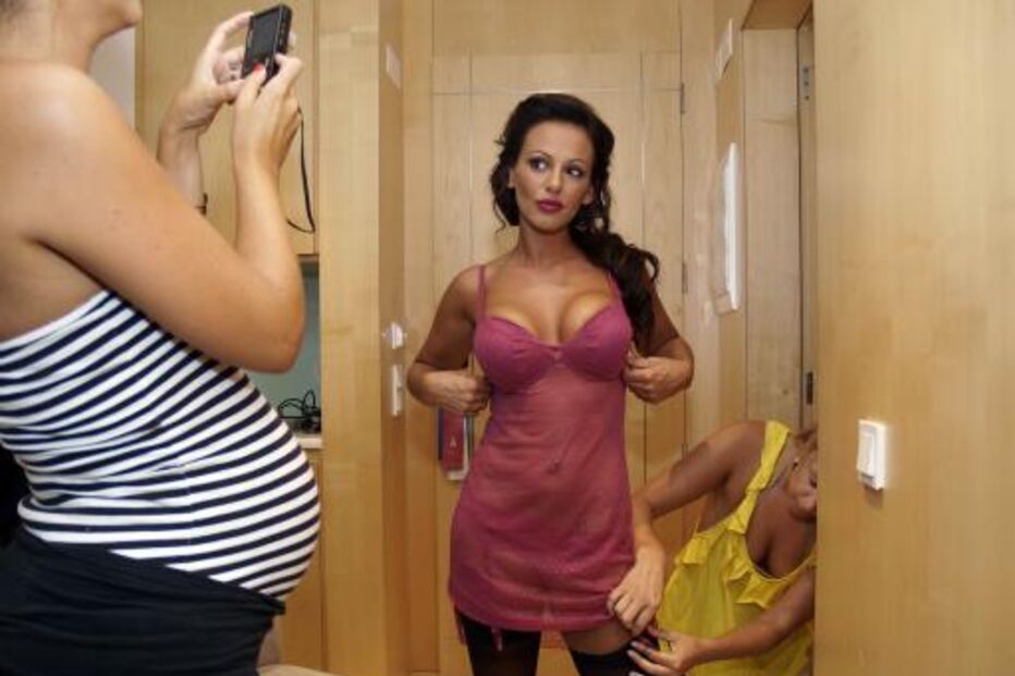 Nereida Gallardo, Nereida, Sexo, Porno, Pornografia, Cinema para adultos, Filmes para adultos, Fundição de Oeiras, Erica Fontes, Ângelo Ferro, Salão Erótico do Atlântico, Oeiras, Barcelona, Cinema erótico, Swing, Swingers, Dominação, Homossexuais