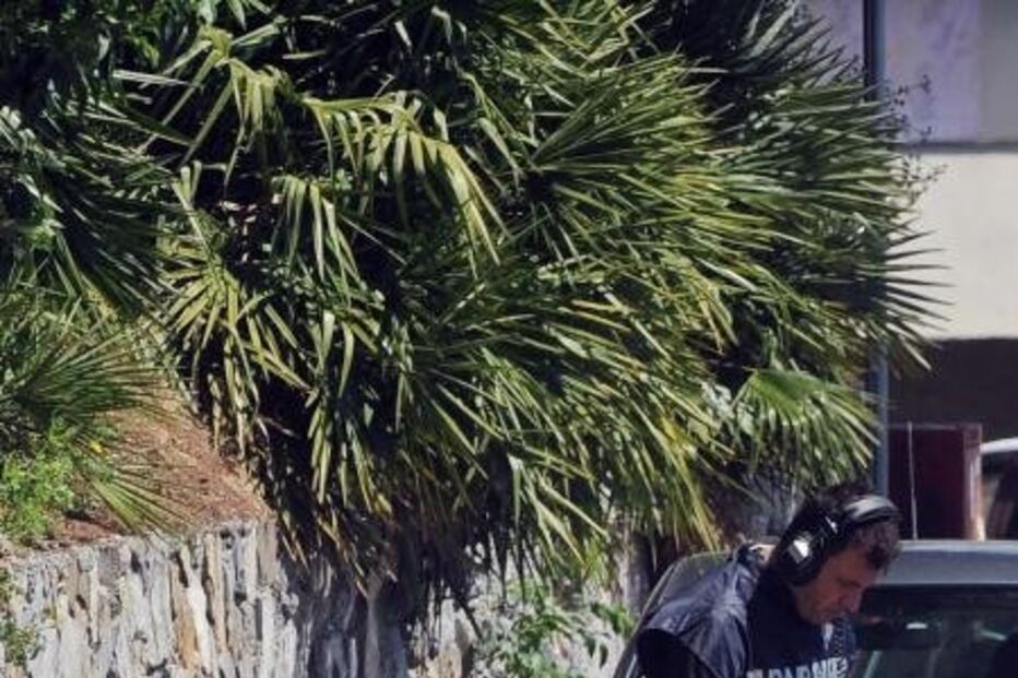 pacote, armadilha, génova, itália, anarquistas, ansaldo nuclear, tiro, baleado, ferido