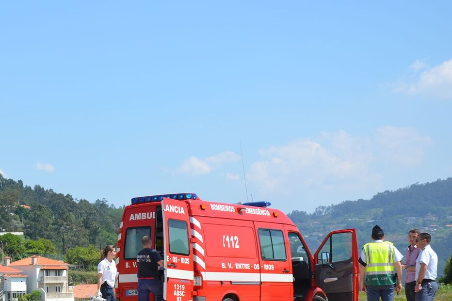 MARCO DE CANAVESES, MENINA, CARRO, TRAVÃO, INEM, HELICÓPTERO